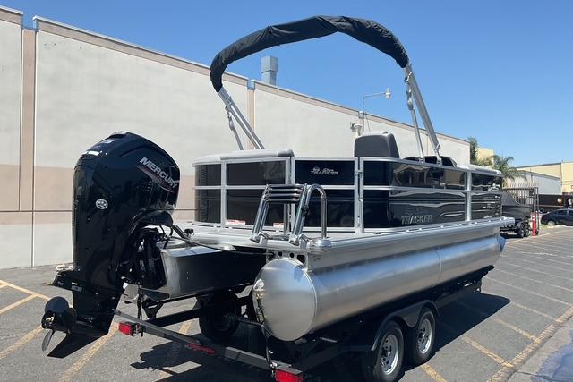 2026 Sun Tracker Party Barge 20 DLX