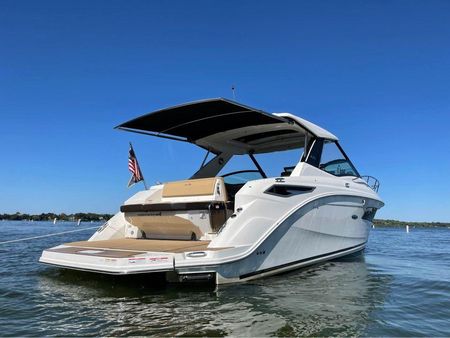 2020 Sea Ray 320 Sundancer