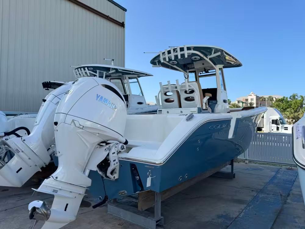 2025 Cobia 265 Center Console