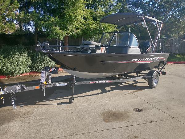 2025 Tracker Pro Guide V-16 WT