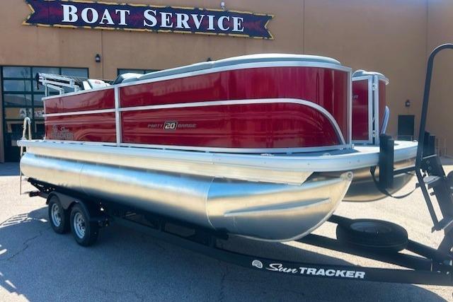 2026 Sun Tracker Party Barge 20 DLX