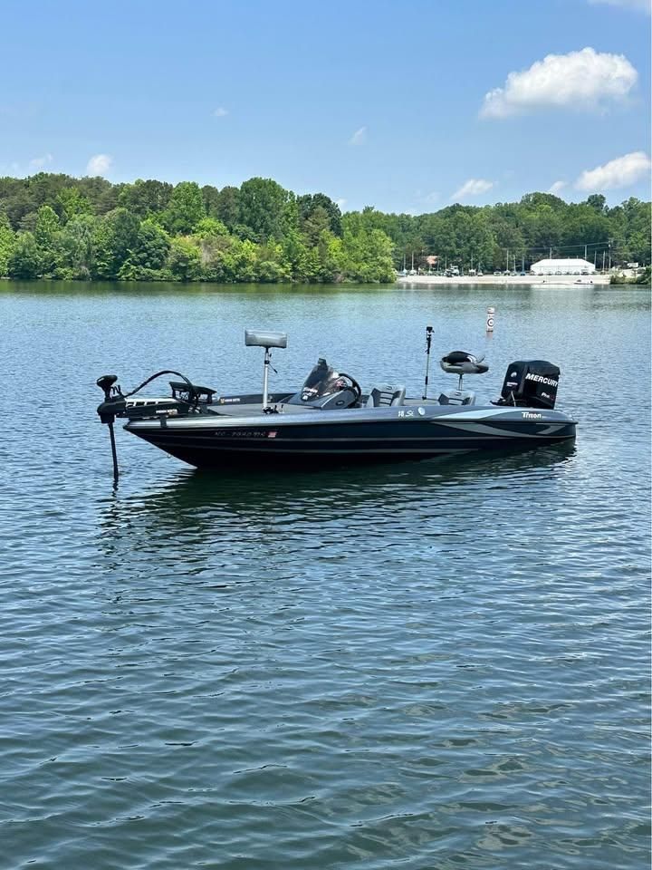 2011 Triton 18 SE