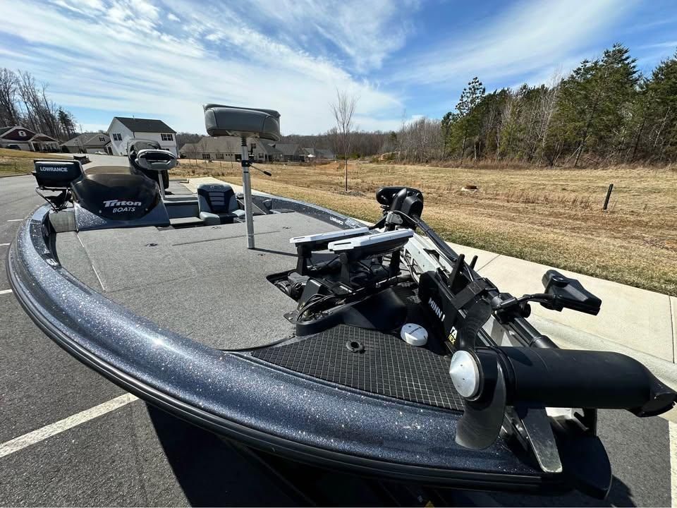 2011 Triton 18 SE