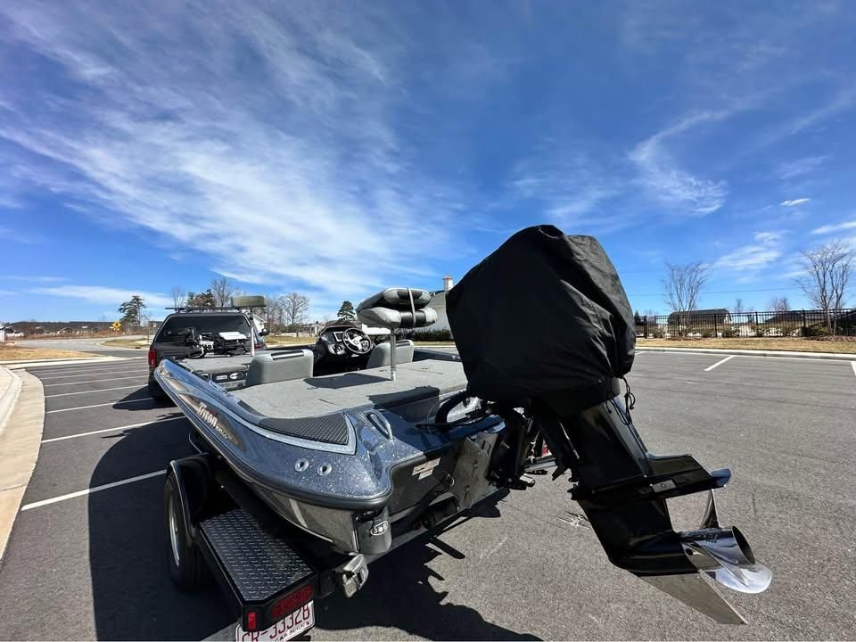 2011 Triton 18 SE