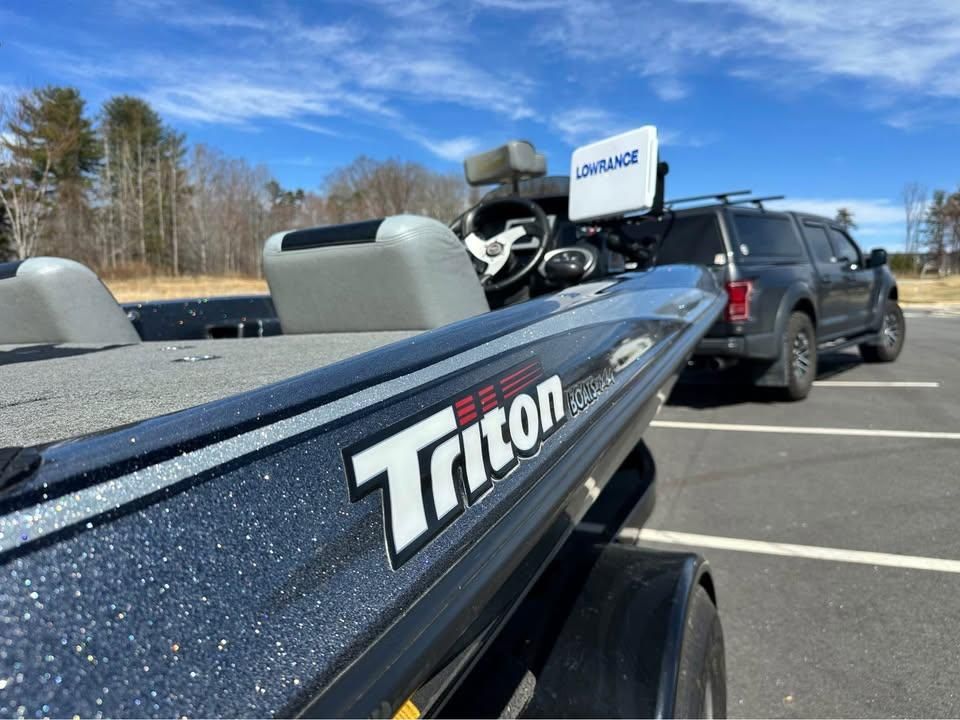2011 Triton 18 SE