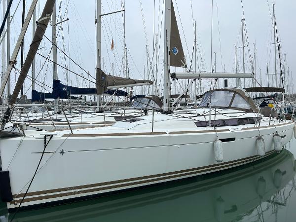 2013 Jeanneau Sun Odyssey 379