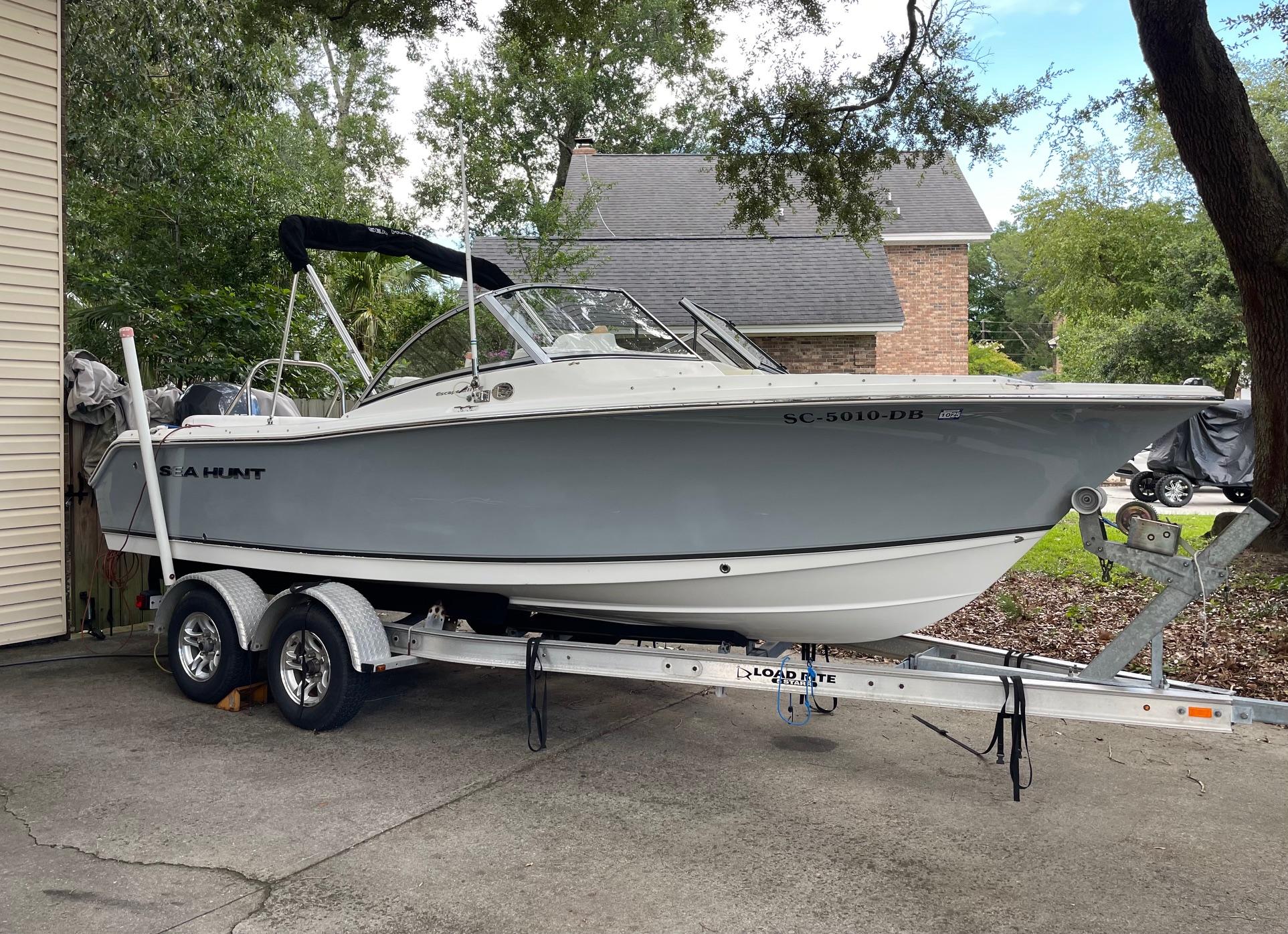 2014 Sea Hunt Escape 211 LE