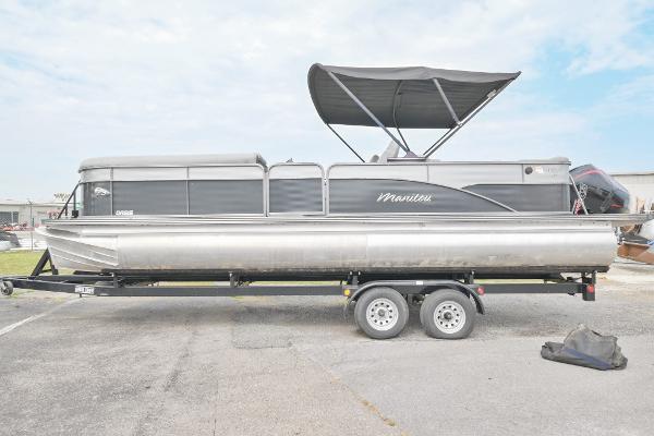 2022 Manitou 25 Oasis VP