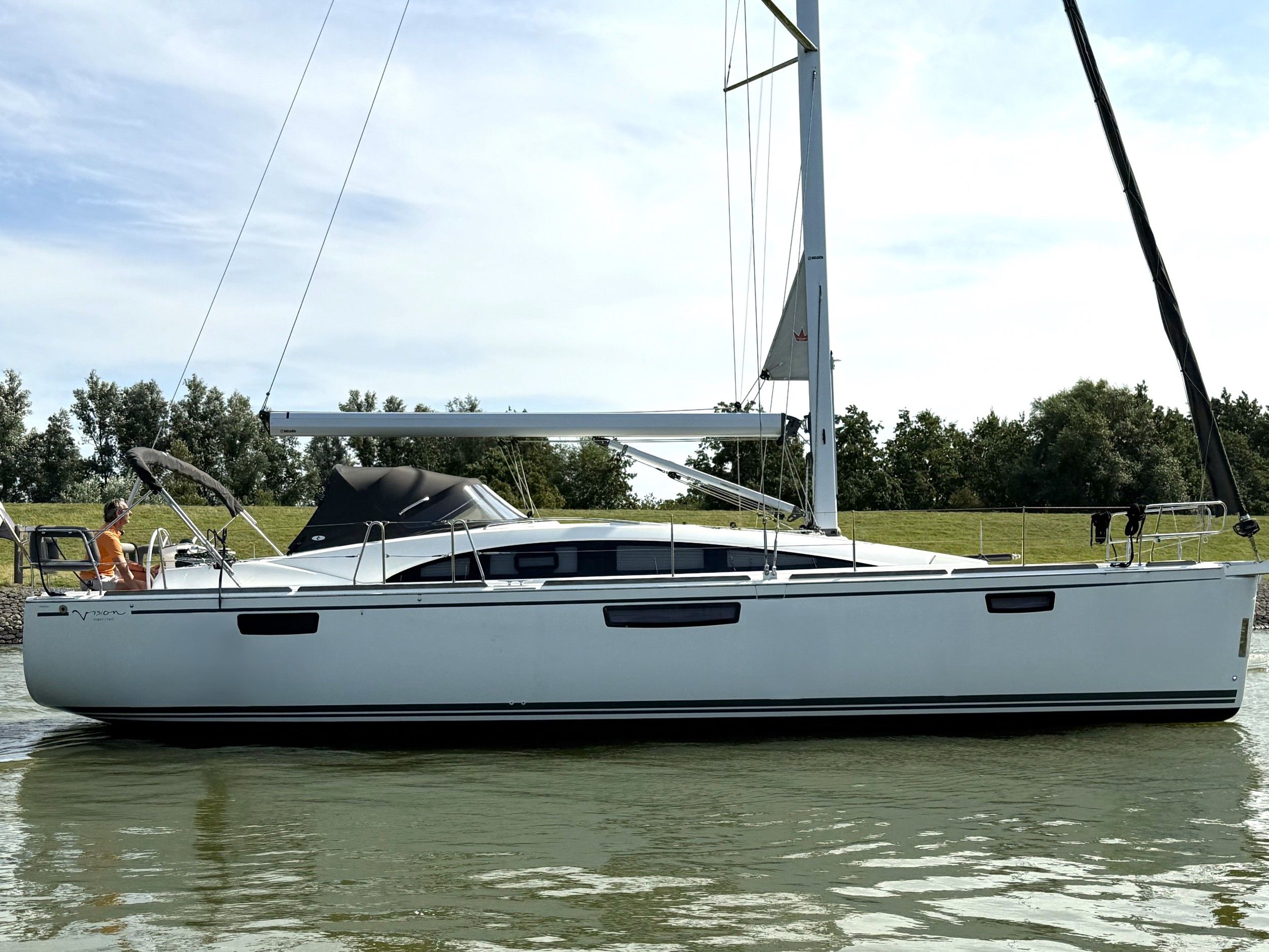 2020 Bavaria Vision 42
