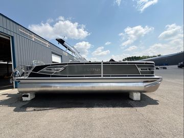 2025 Godfrey 255 SFL