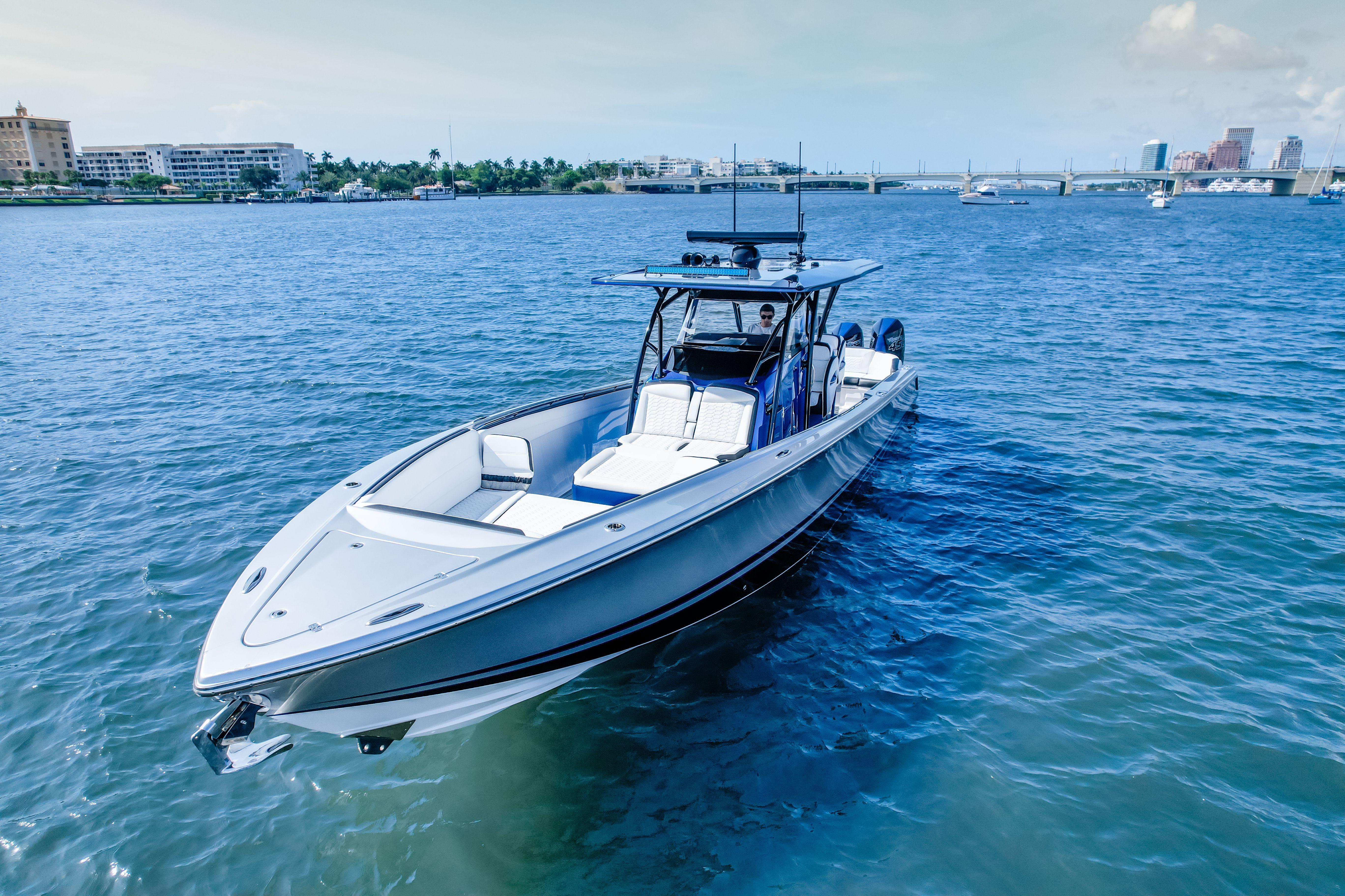 2022 Nor-Tech 390 Center Console