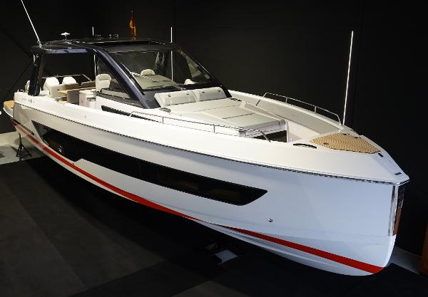 2025 Schaefer V44