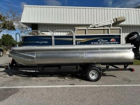 2018 Sun Tracker DLX20 Fishin' Barge, Merritt Island Florida