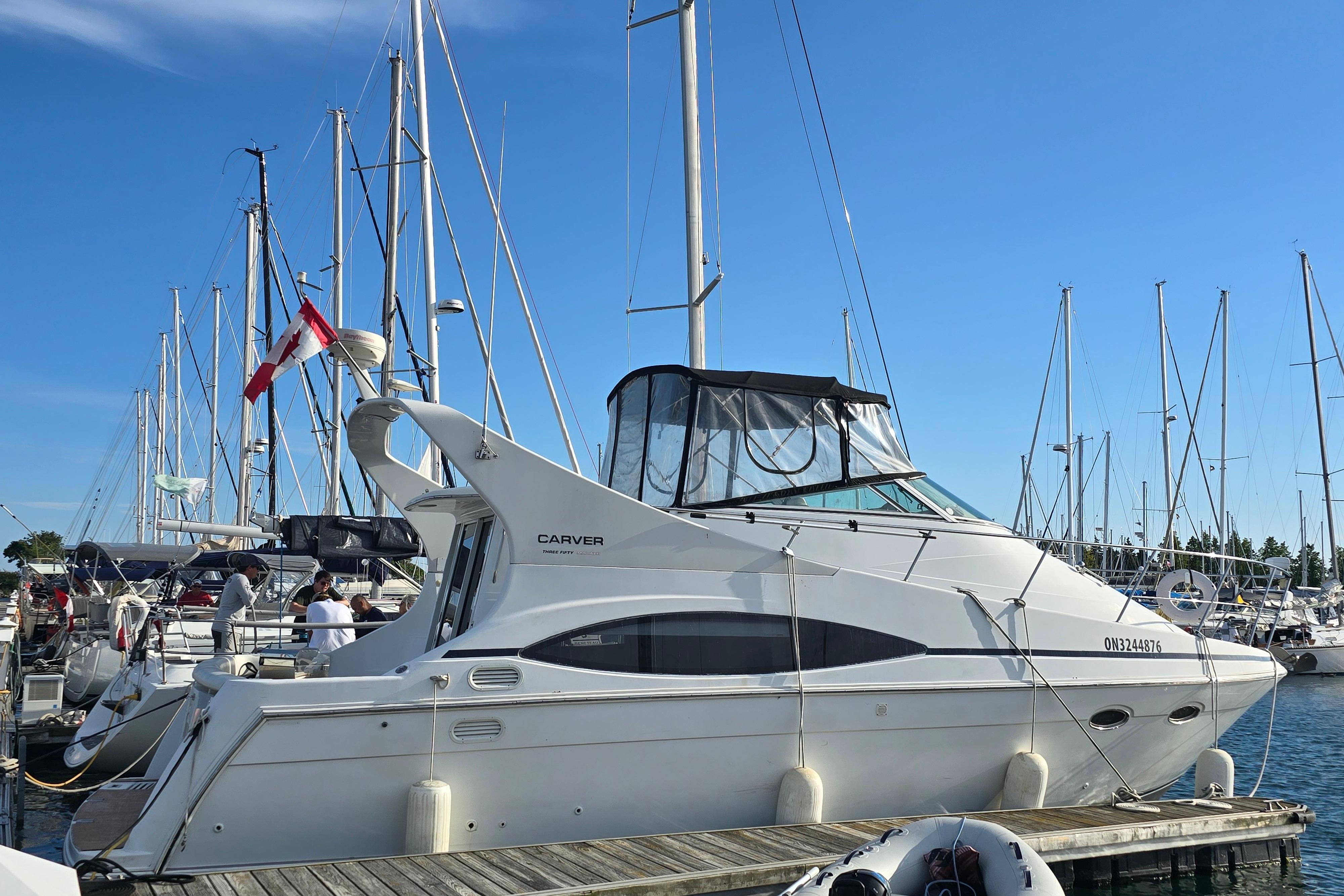 2001 Carver 350 Mariner