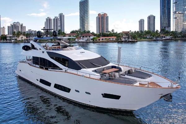 Sunseeker 28 Metre Yacht