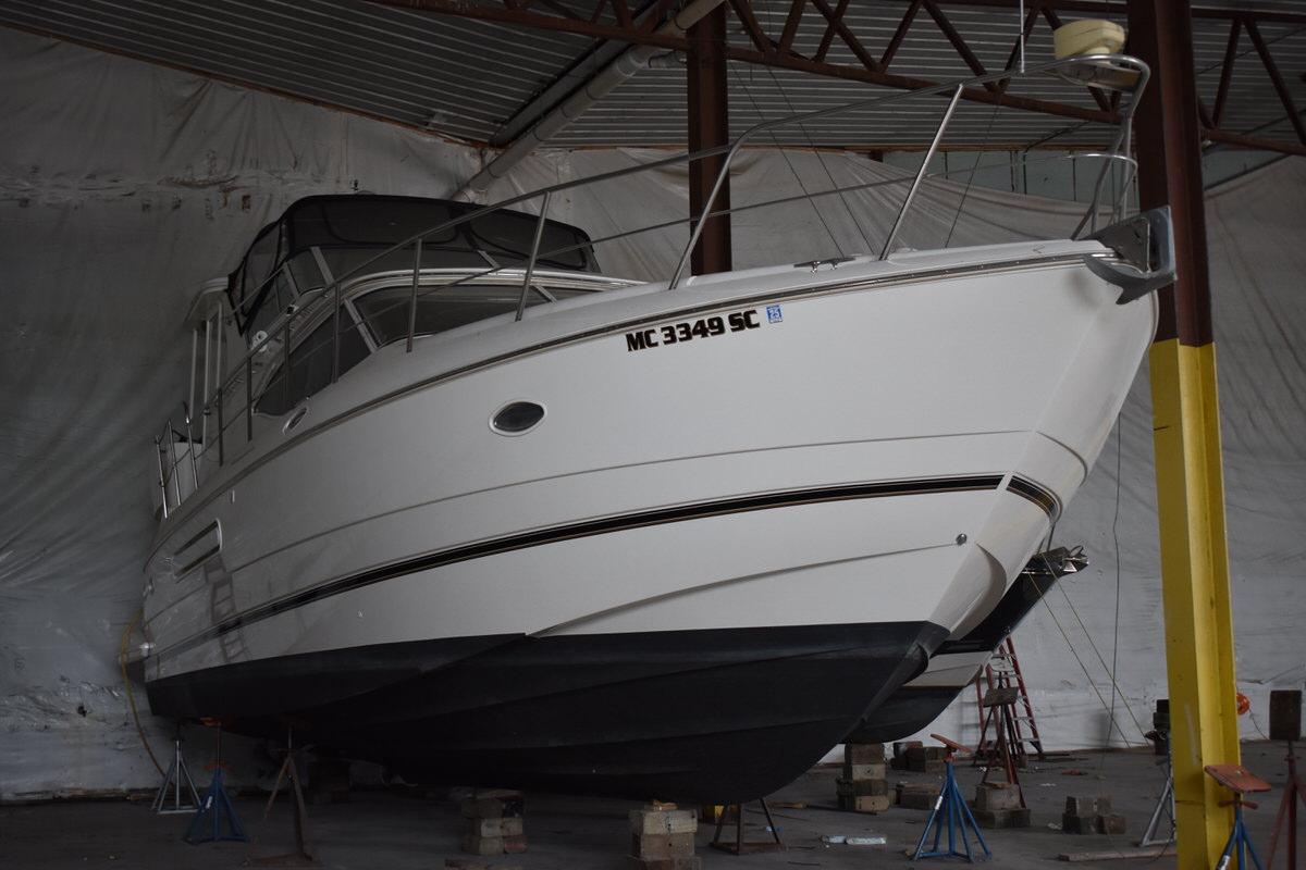 2000 Cruisers Yachts 4450 Express Motoryacht