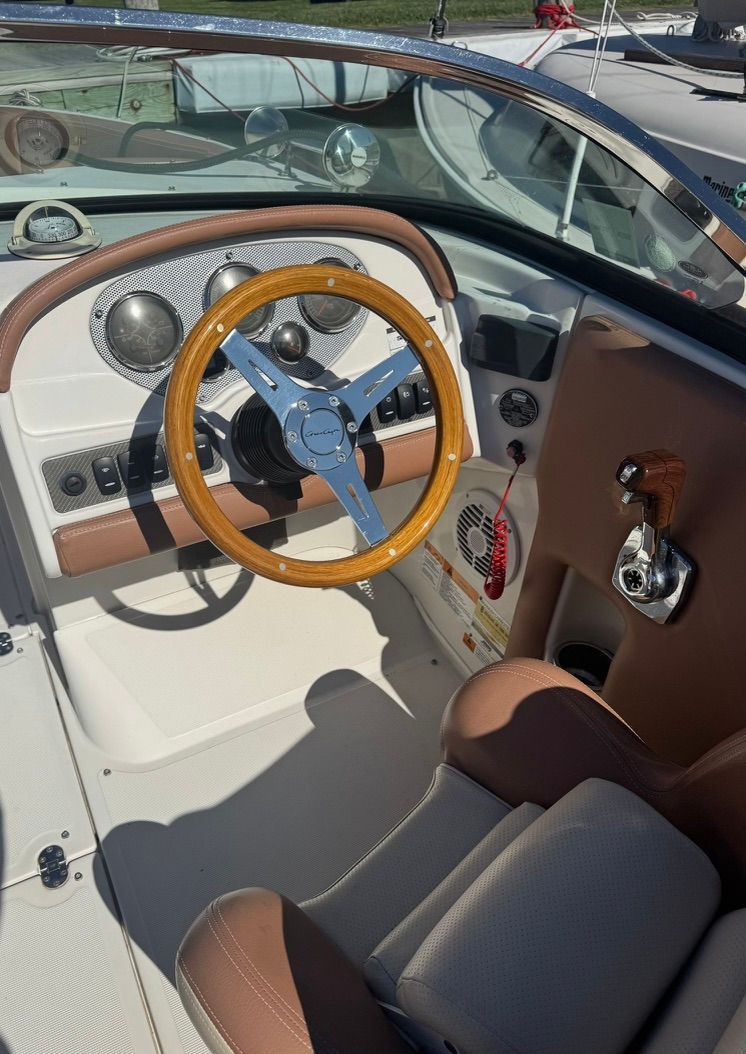 2009 Chris-Craft Launch 22