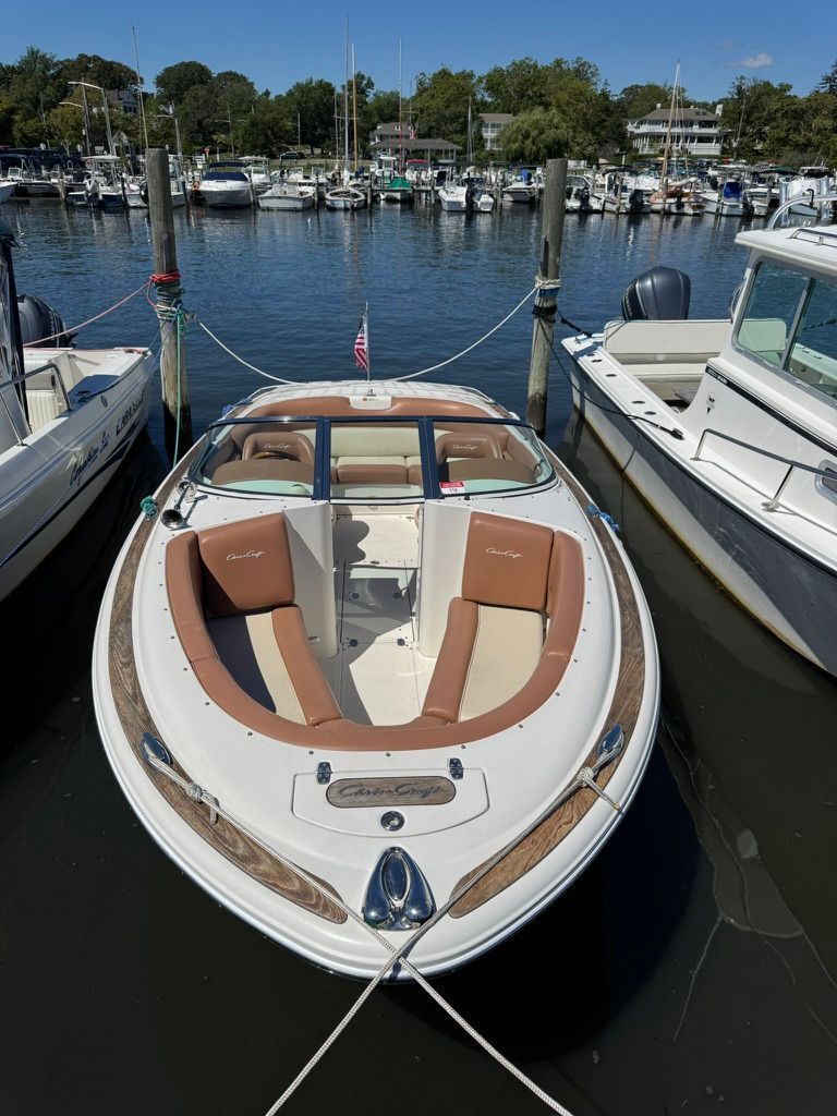 2009 Chris-Craft Launch 22