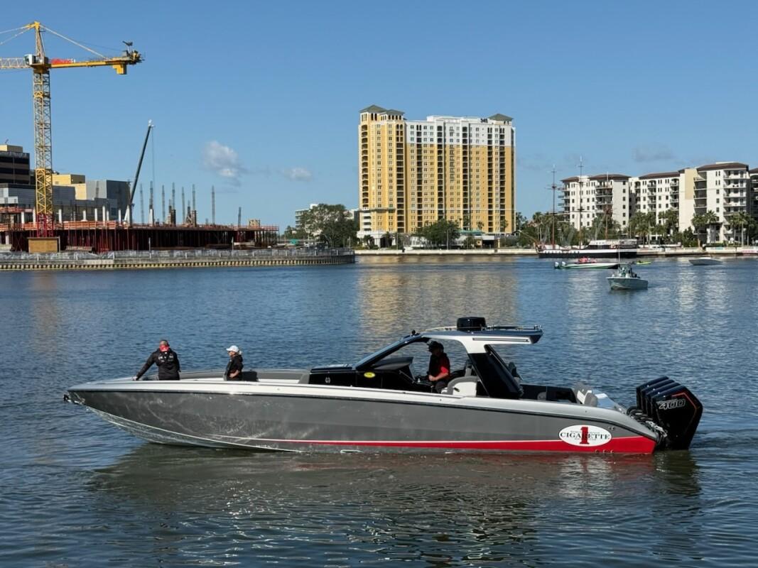 2025 Cigarette Nighthawk 41'