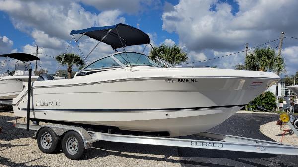 Robalo R227 Dual Console