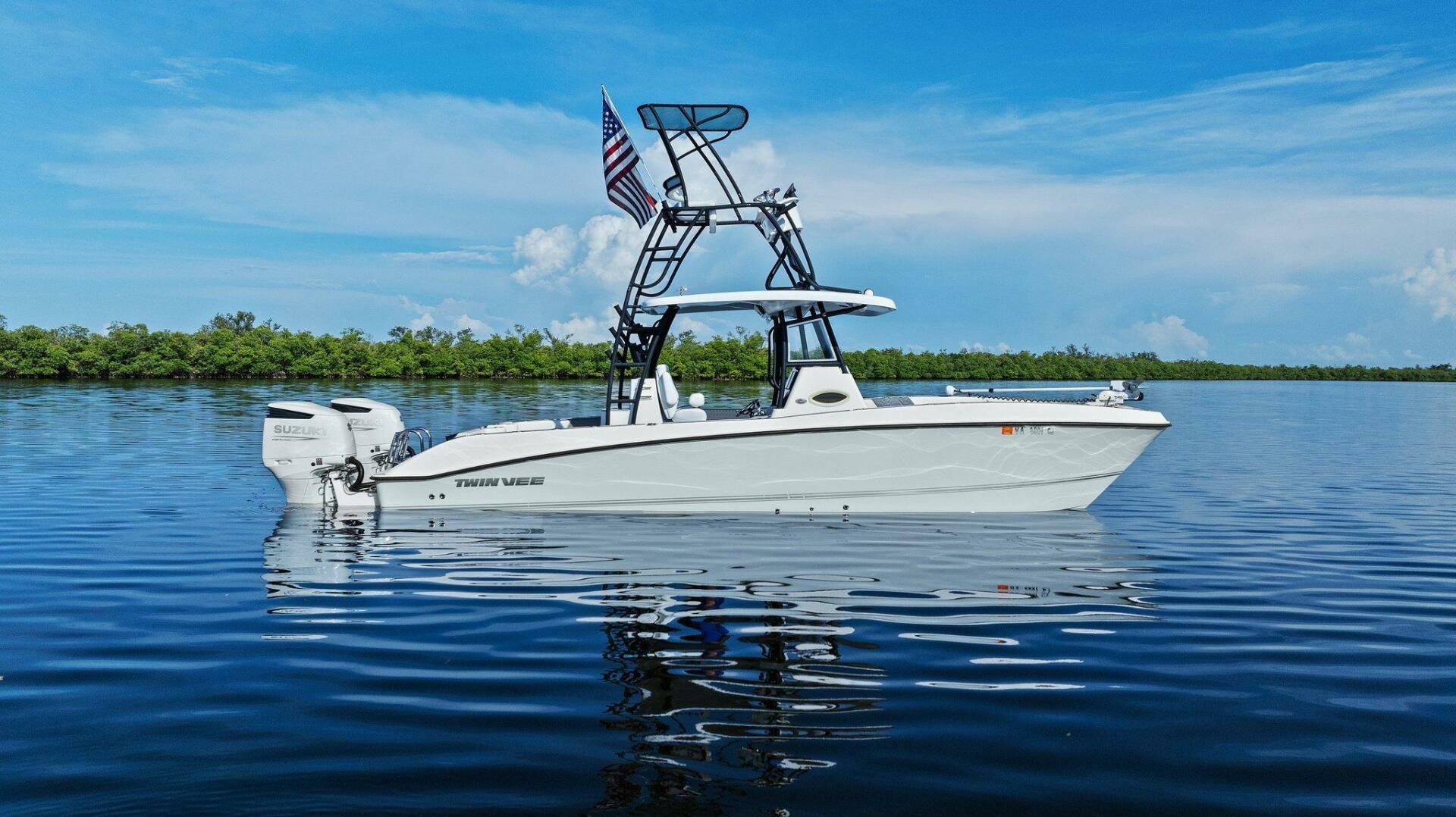 2022 Twin Vee 280 gfx