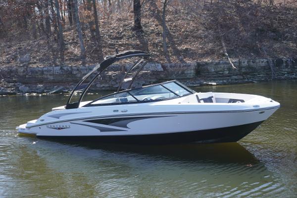 2025 Monterey M22