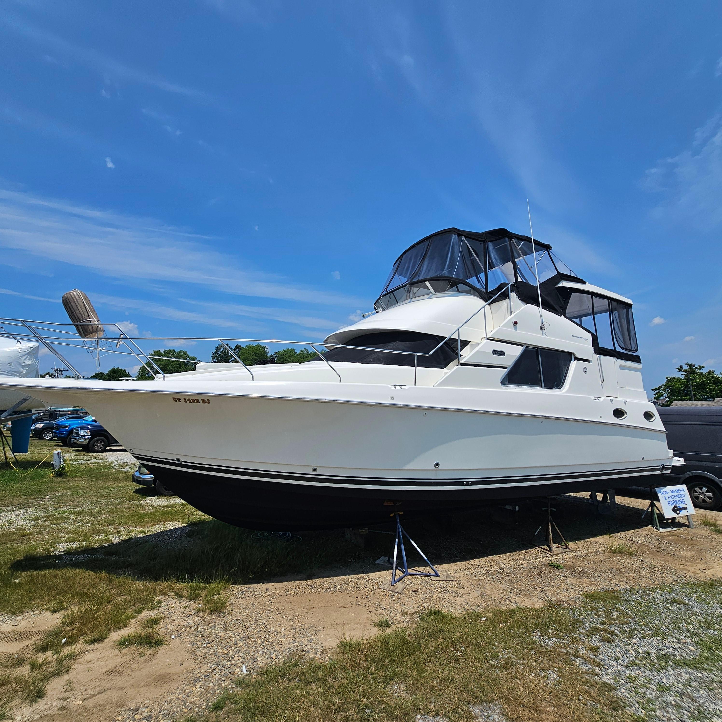 2000 Silverton 392 Motor Yacht