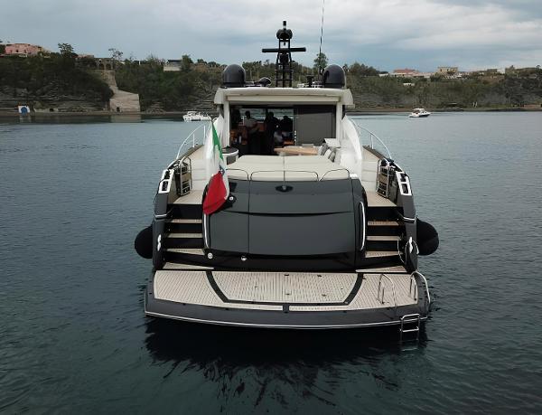 Sunseeker Predator 72