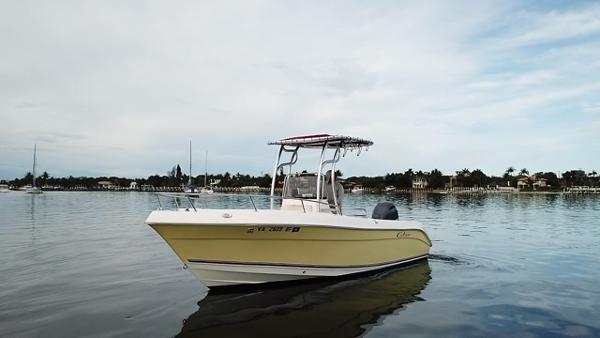 2005 Cobia 214 CC