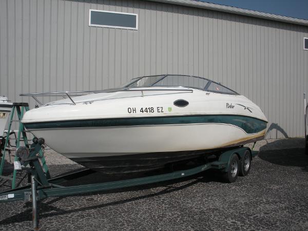 1999 Rinker 232 Captiva Cuddy