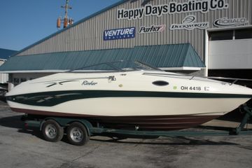 1999 Rinker 232 Captiva Cuddy