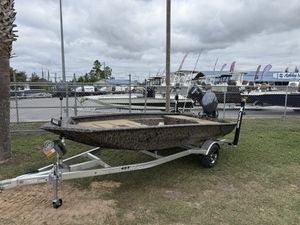 Xpress HD Series HD16DB WITH SEADECK/LIVEWELL