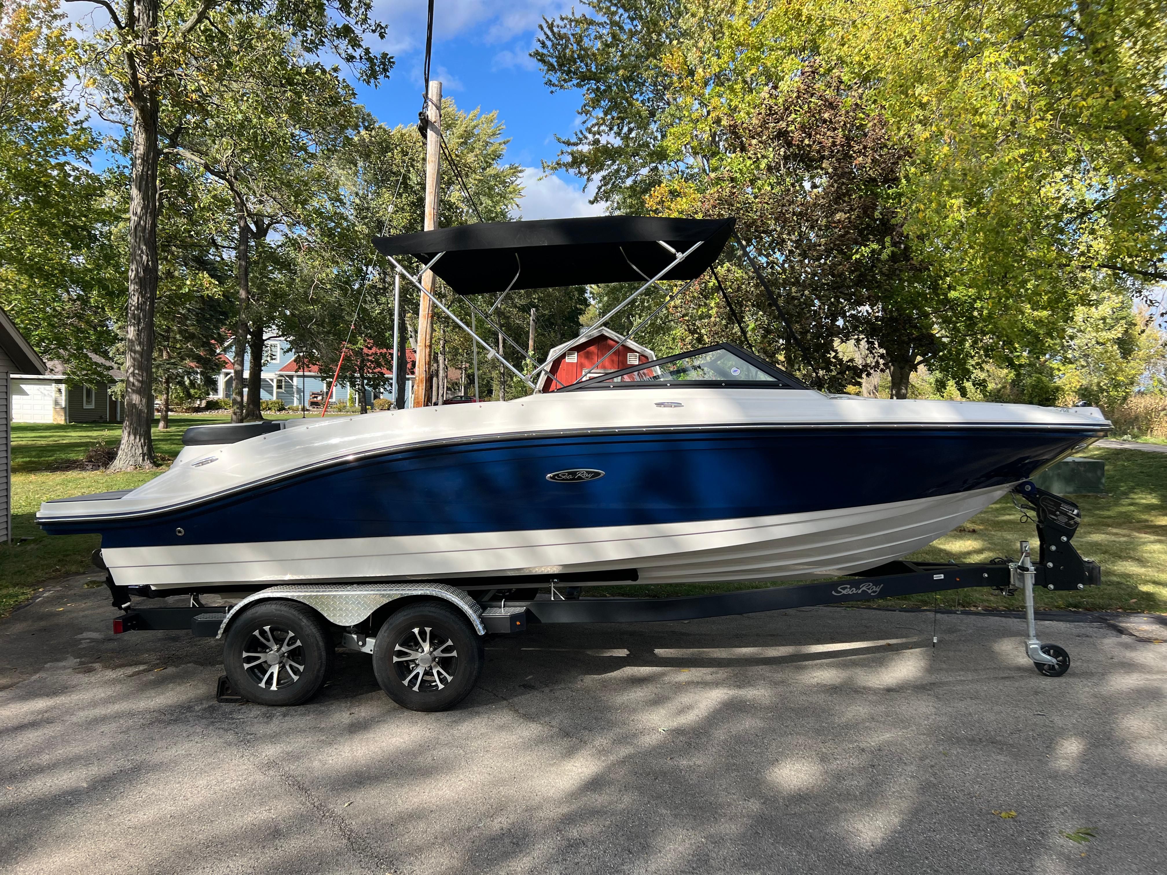 2023 Sea Ray SPX 210