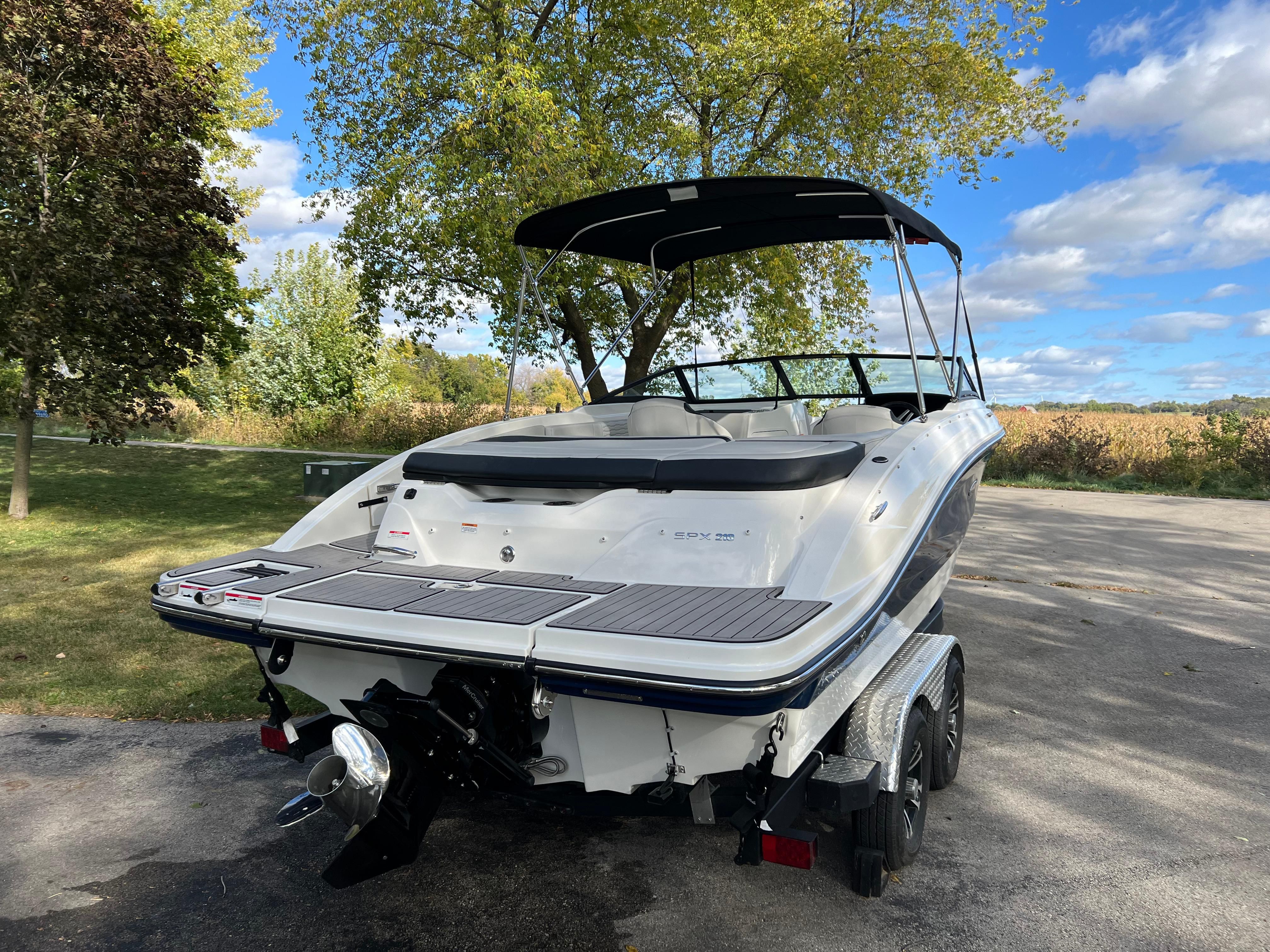 2023 Sea Ray SPX 210