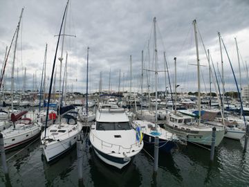 2011 Beneteau Antares 42