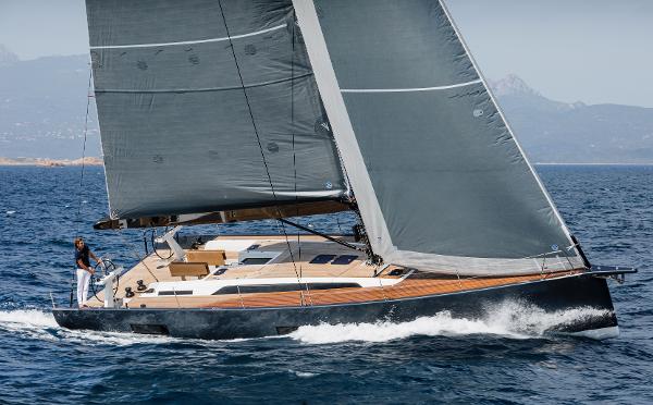 Solaris 50 2024 Solaris 50 yacht sailing on open sea with sleek design and modern features.