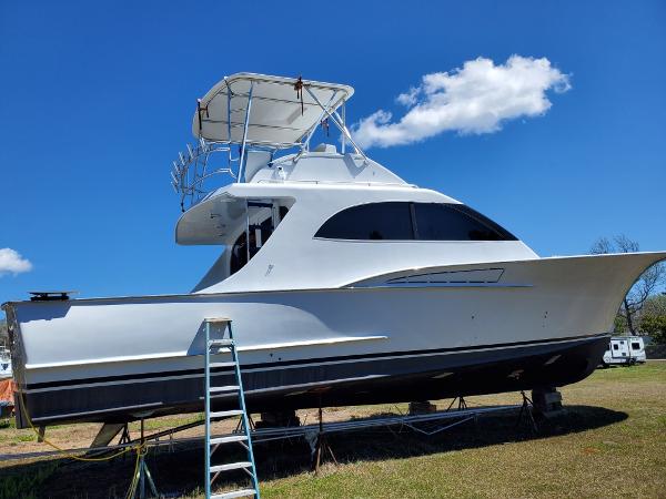 2005 Custom Carolina C 30 CAT