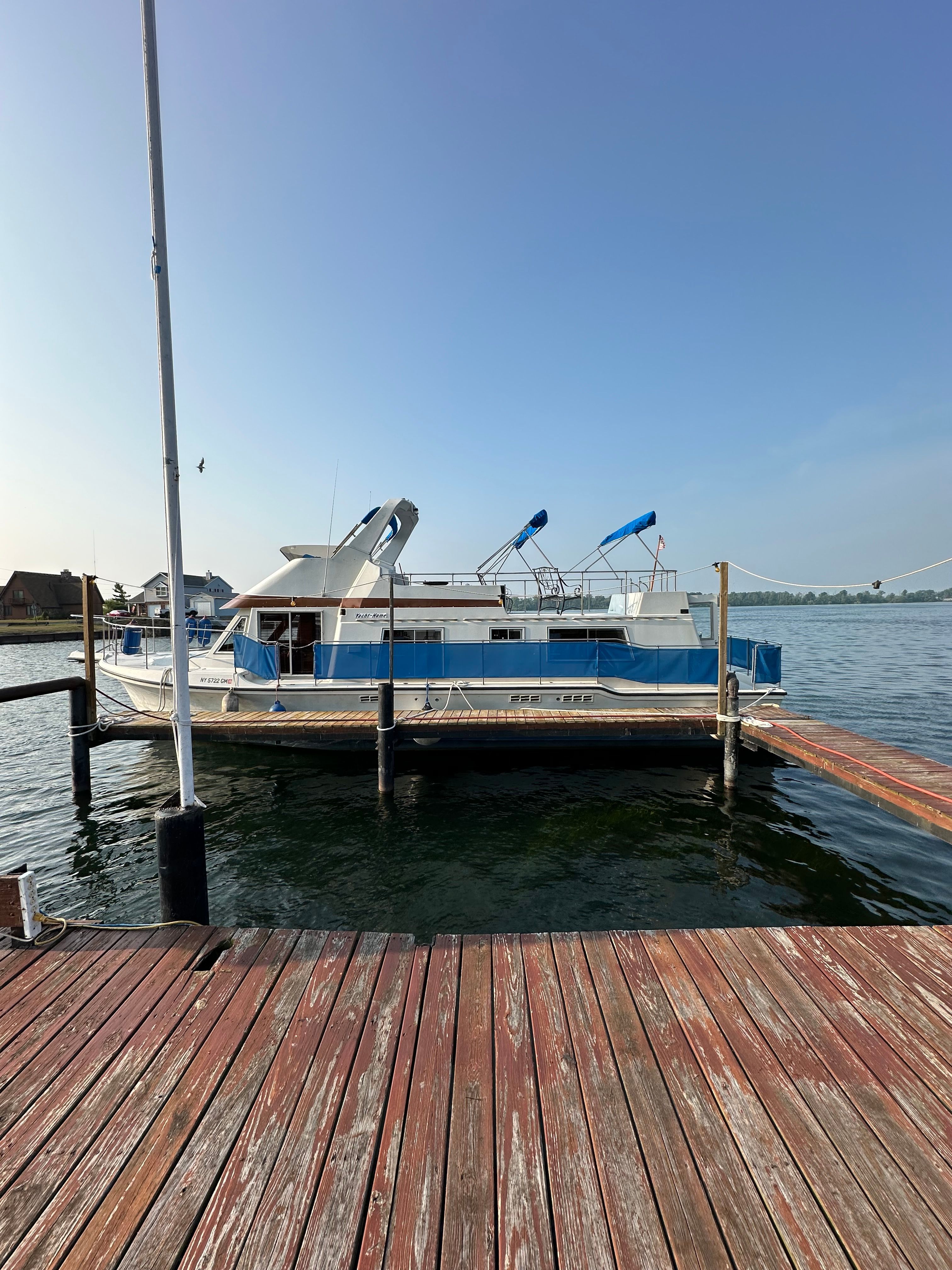 1987 Uniflite Yacht Home