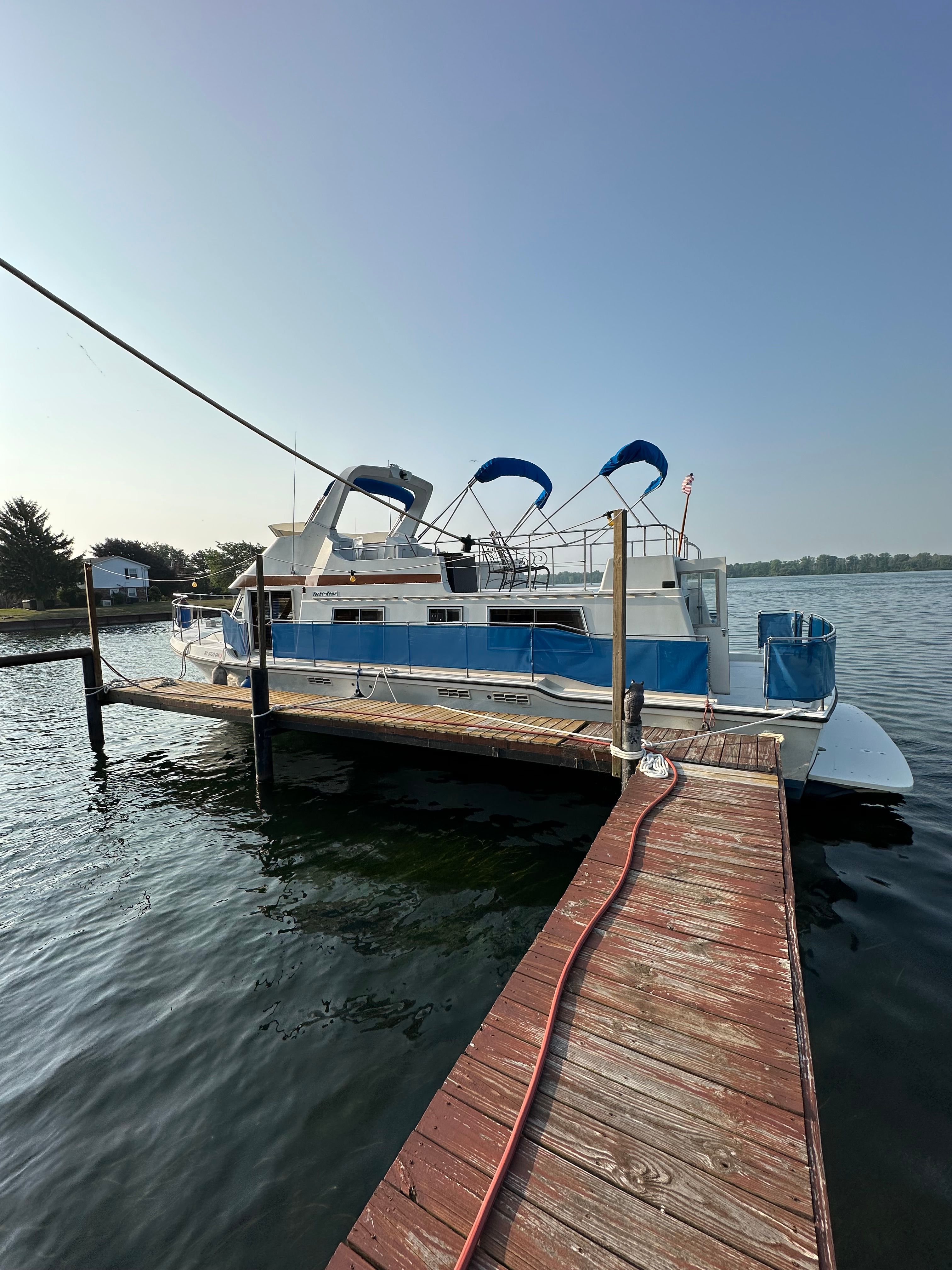 1987 Uniflite Yacht Home