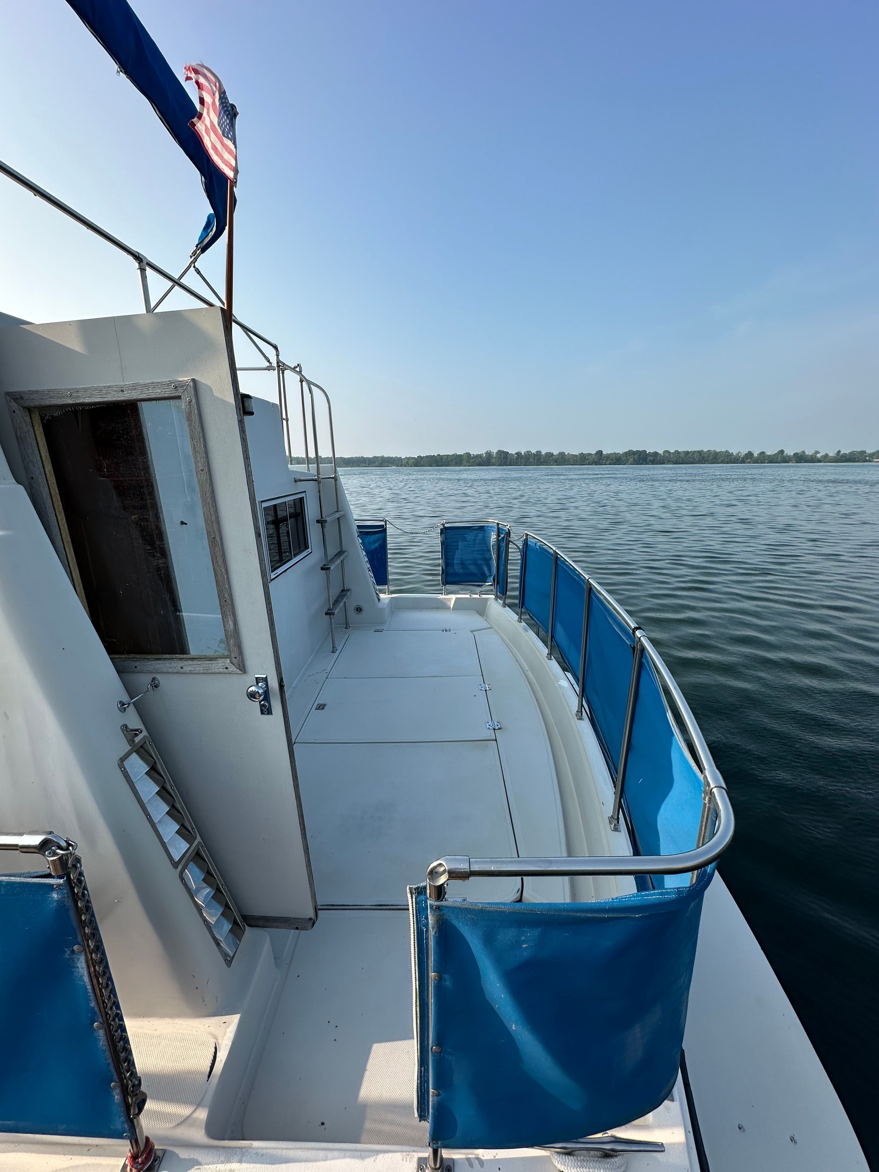 1987 Uniflite Yacht Home