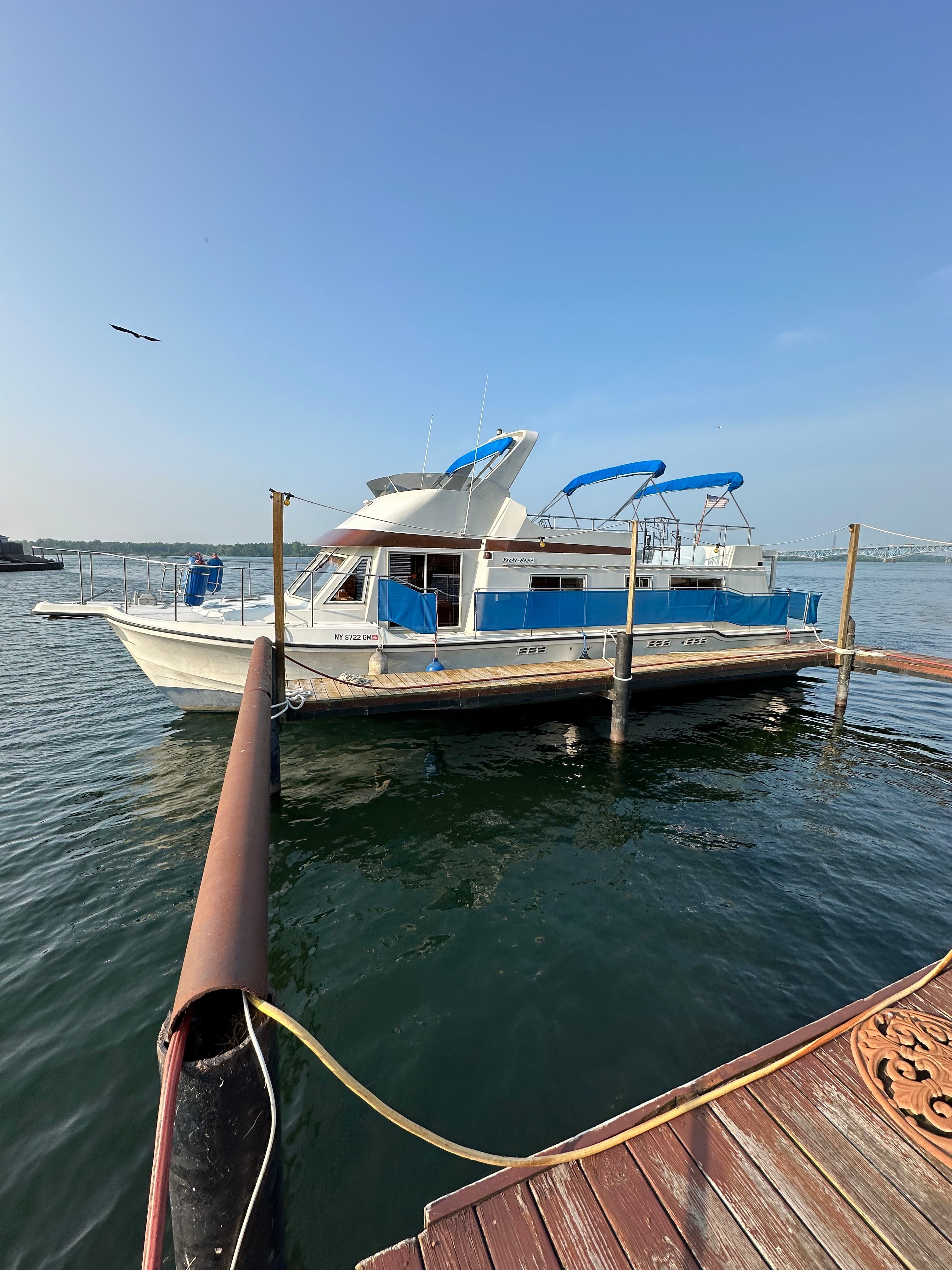 1987 Uniflite Yacht Home