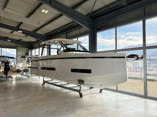 De Antonio Yachts D32