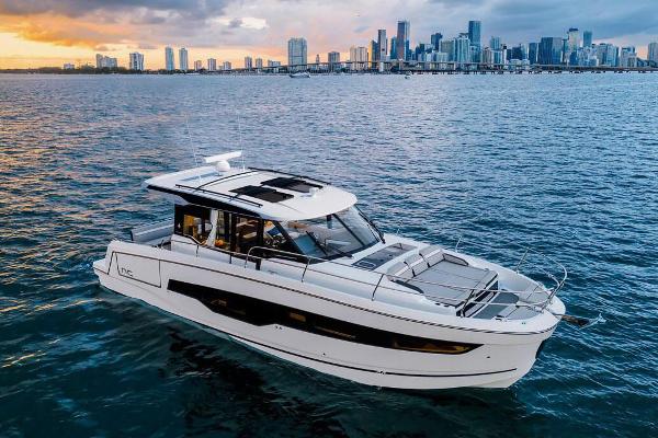 Jeanneau NC 1295 Coupe Manufacturer Provided Image