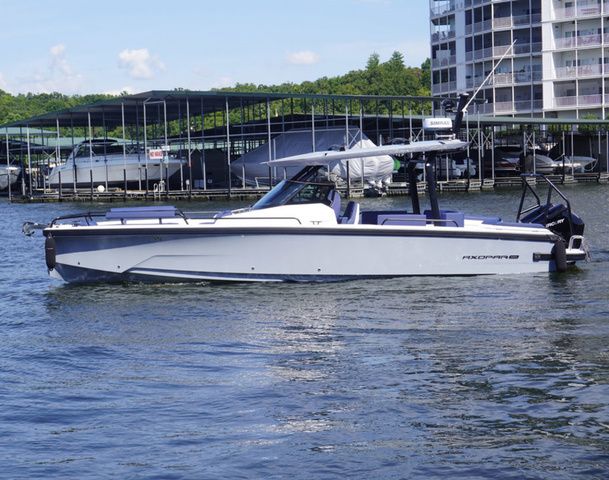 2025 Axopar 29 Sun-top