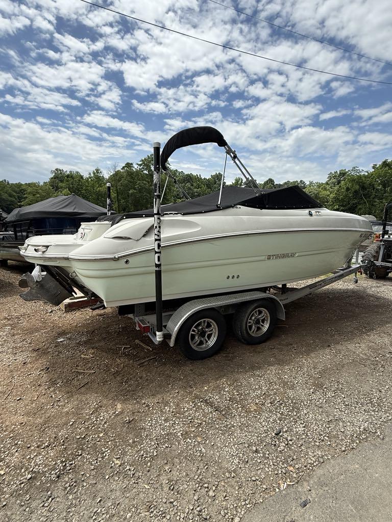 2020 Stingray 215 LR
