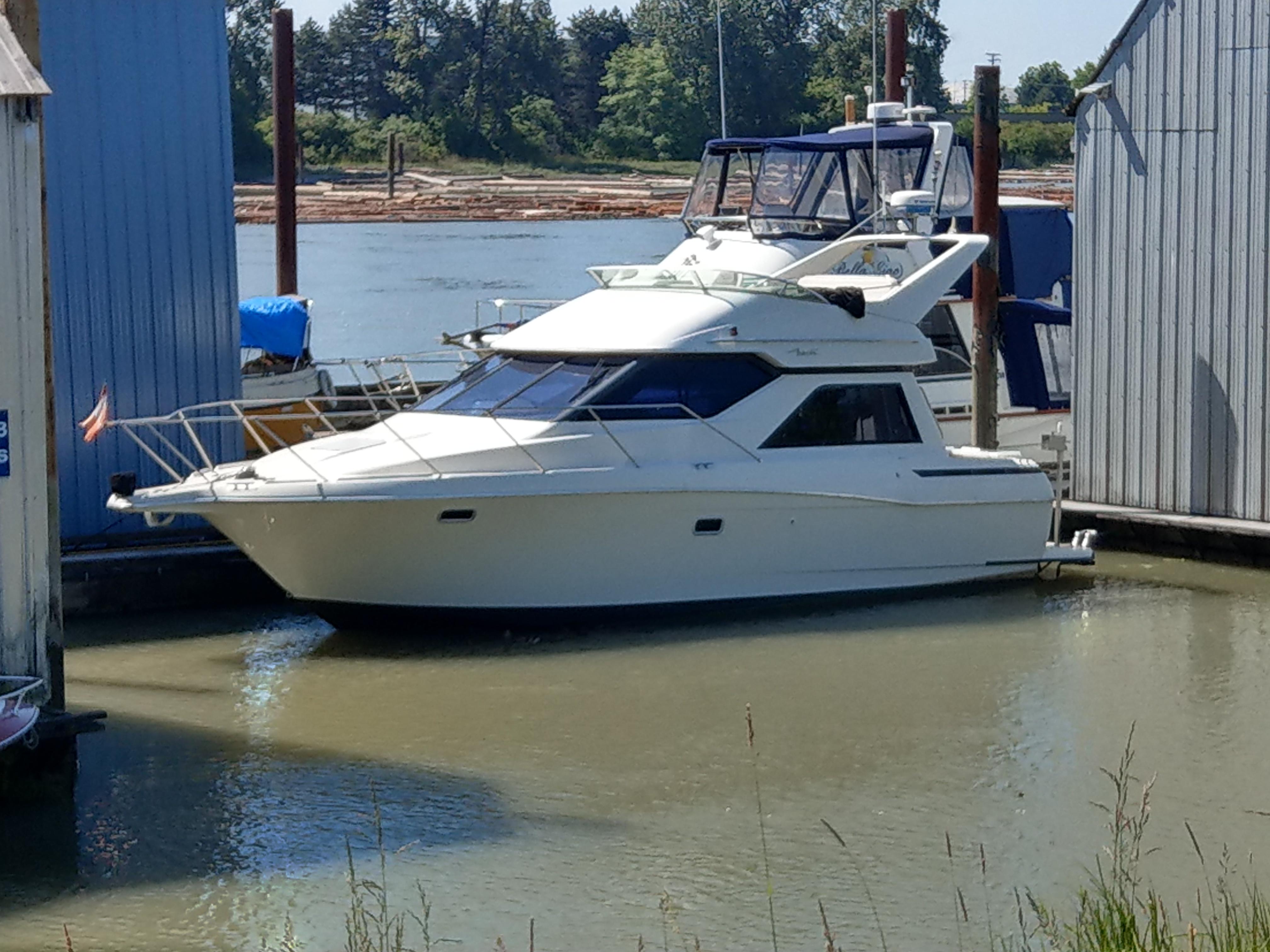 1996 Bayliner 3258 Avanti