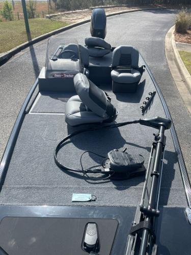 2025 Tracker Bass Tracker Classic XL