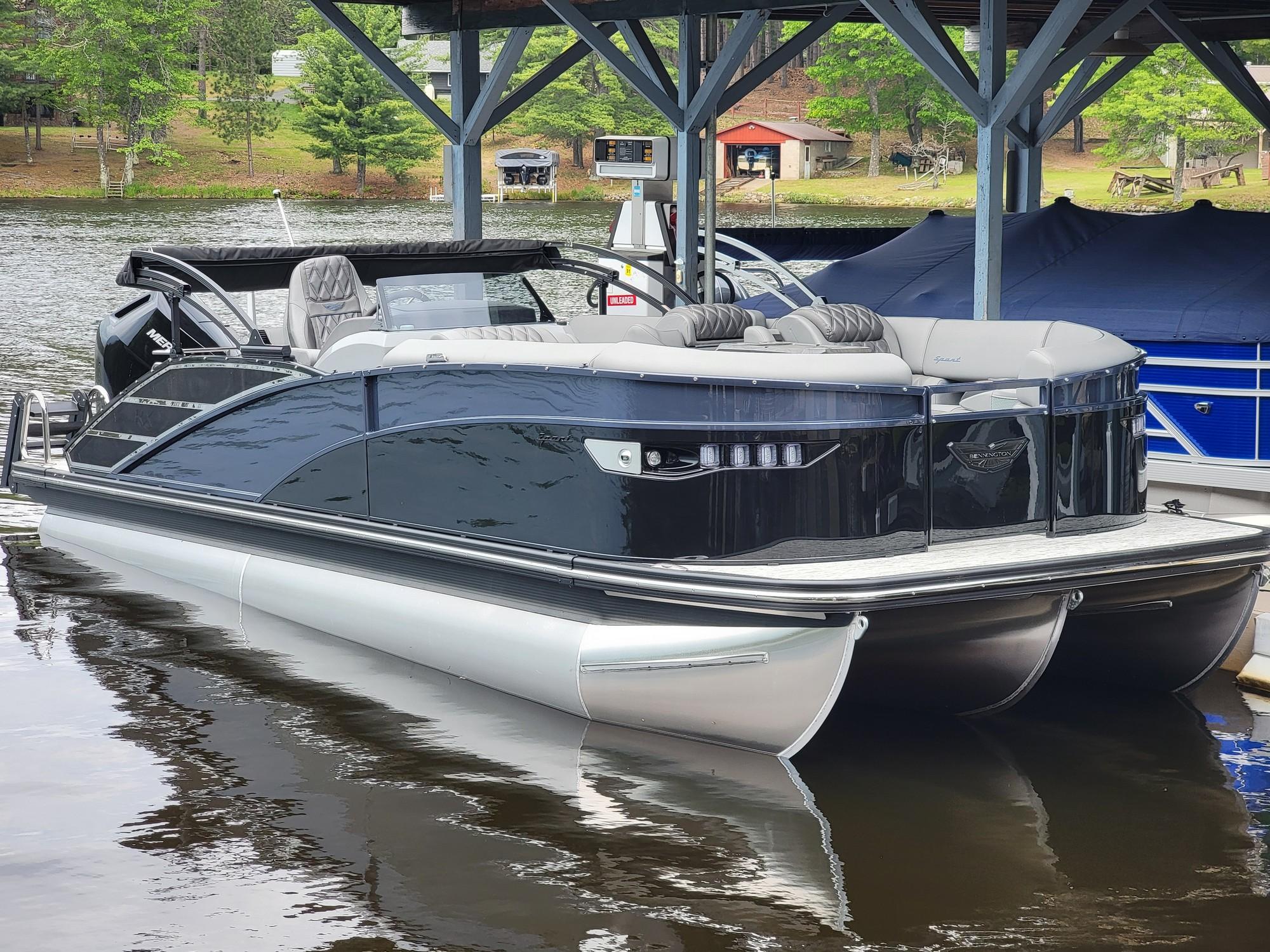 2025 Bennington 23RXSB-ESP (TRI)