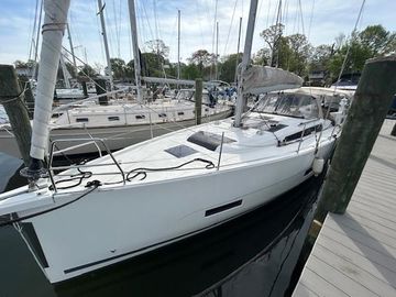 2019 Dufour 390 GL