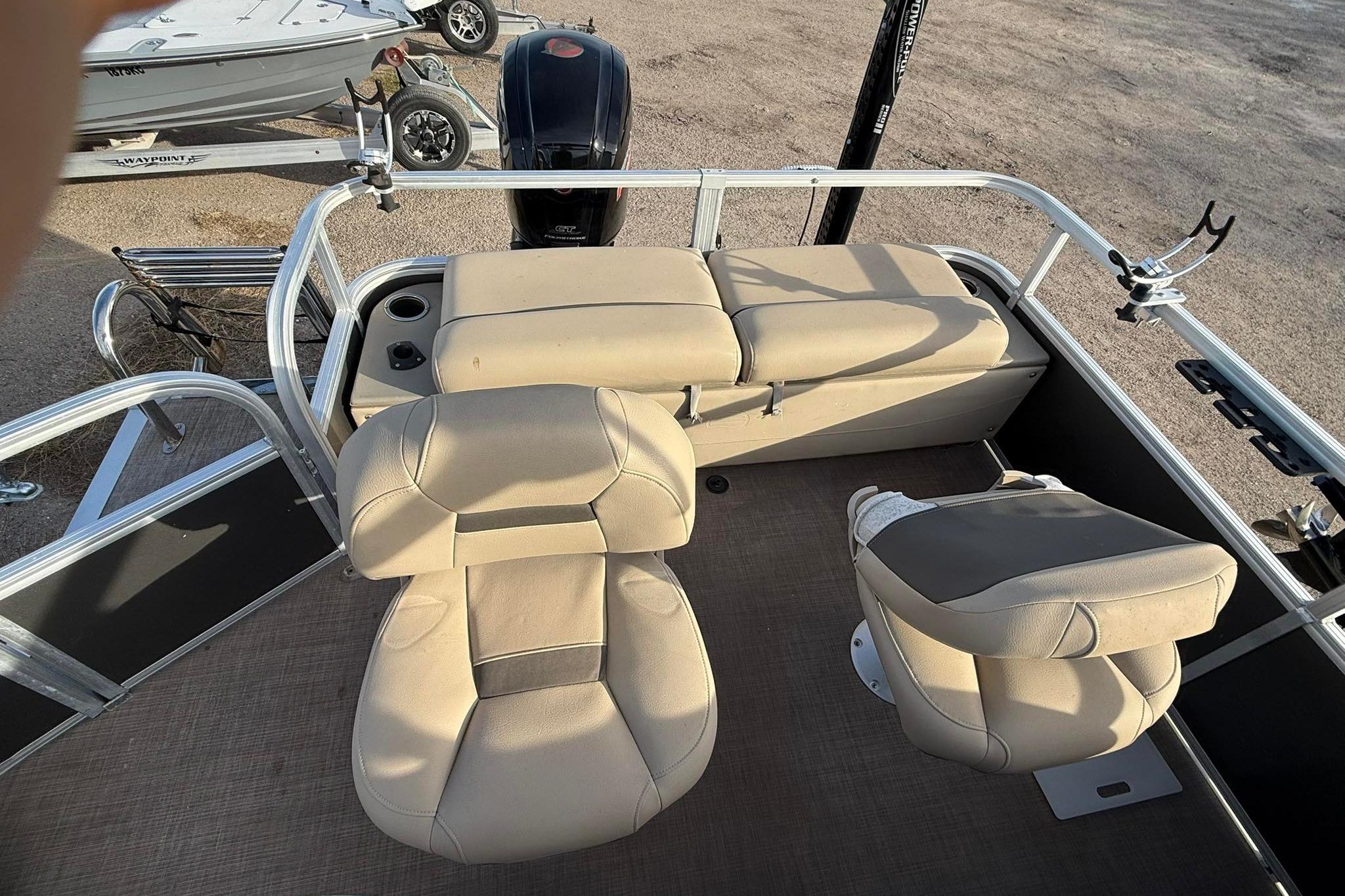 2023 Sun Tracker Fishin' Barge 22 DLX